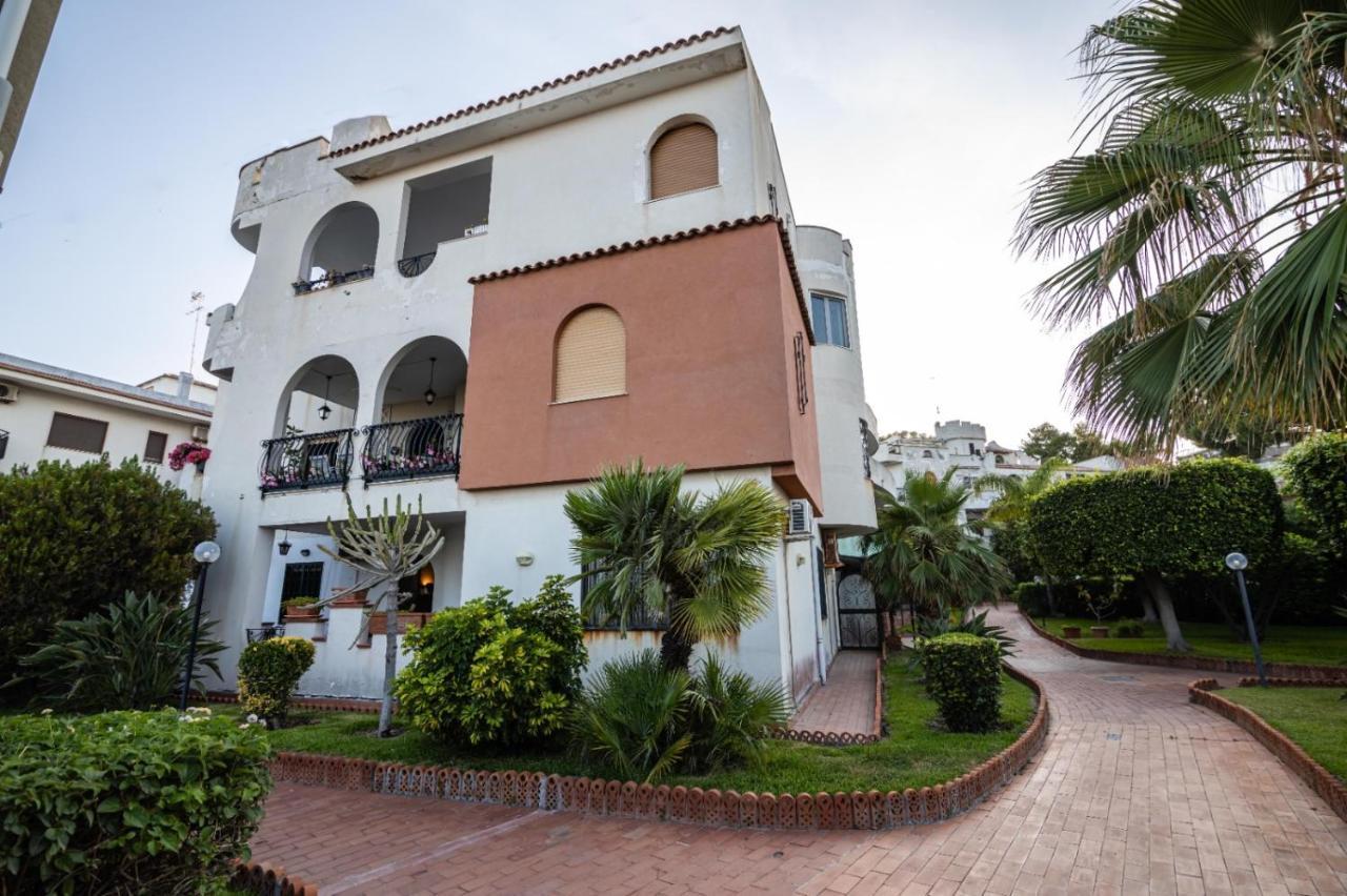 Courrier-House Apartman Aci Castello Kültér fotó